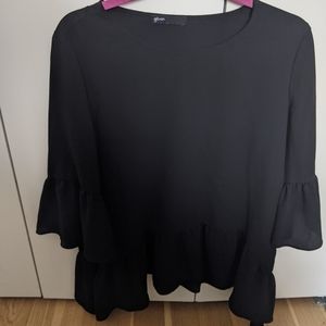 Spring top! Ruffle sleeves, black long top